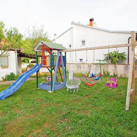 Apartment Pineta In Village Valbandon Kültér fotó