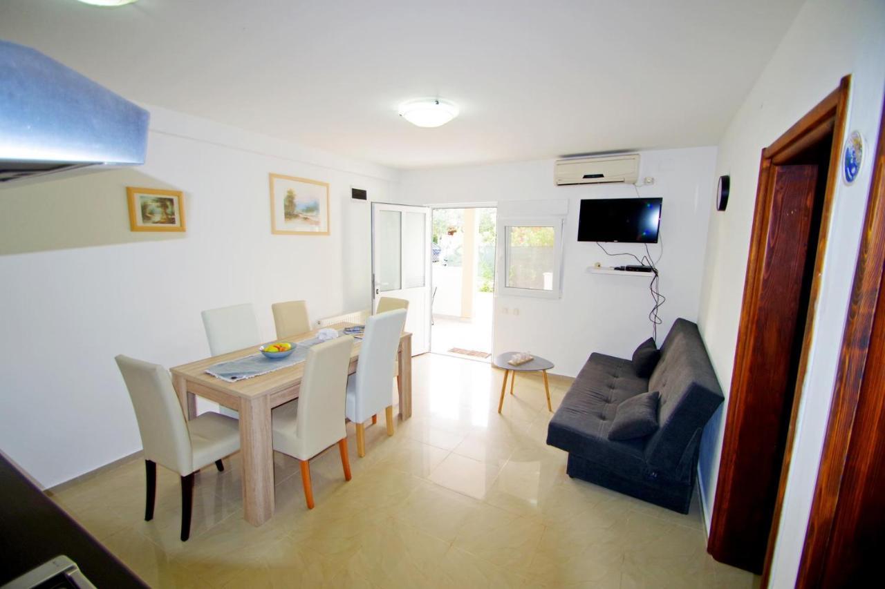 Apartment Pineta In Village Valbandon Kültér fotó