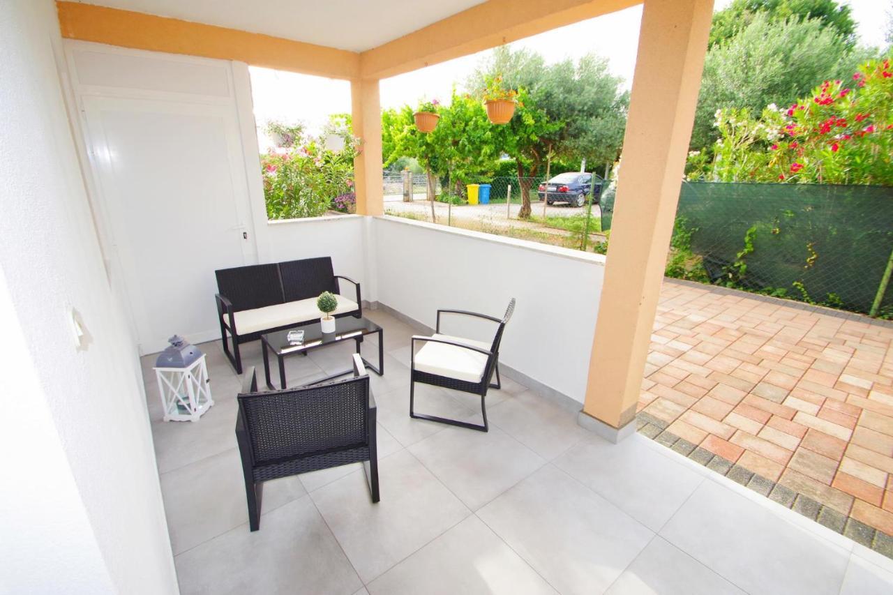 Apartment Pineta In Village Valbandon Kültér fotó
