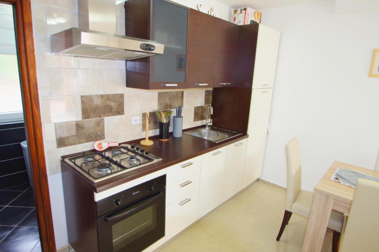Apartment Pineta In Village Valbandon Kültér fotó